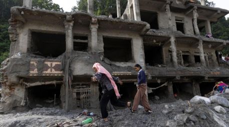 Las riadas en Nepal que han dejado más de mil 300 muertos y cerca de cinco mil desaparecidos desde el 26 de agosto. EFE/N. SHRESTHA