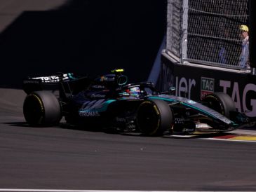 El piloto italiano Kimi Antonelli de Mercedes compite este domingo durante el Gran Premio de España de Fórmula Uno en el nuevo circuito de Madring en Madrid. EFE/ J. Martin