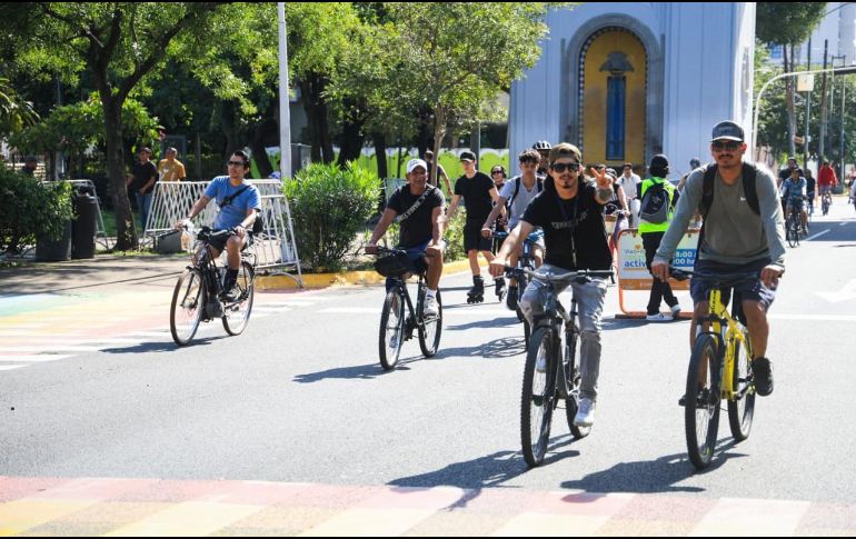 La Vía RecreActiva promedia 130 mil asistentes cada semana y esta mañana, en un evento conmemorativo por su aniversario, autoridades municipales resaltaron el crecimiento de la Vía para construir comunidad. EL INFORMADOR/J. Acosta