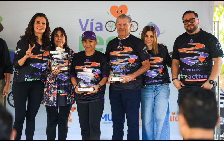 La Vía RecreActiva promedia 130 mil asistentes cada semana y esta mañana, en un evento conmemorativo por su aniversario, autoridades municipales resaltaron el crecimiento de la Vía para construir comunidad. EL INFORMADOR/J. Acosta