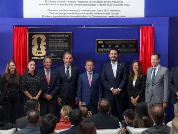 En el acto estuvieron presentes el gobernador de Jalisco, Pablo Lemus; la alcaldesa de Guadalajara, Verónica Delgadillo; el alcalde de Zapopan, Juan José Frangie, y el propietario de Chivas, Amaury Vergara. EL INFORMADOR / A. Navarro