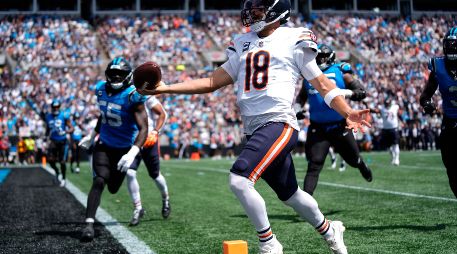 Los Bears vencieron 59-37 a Carolina y se quedaron a tres puntos de igualar el récord de Atlanta, vigente desde hace 53 años, de más puntos en la Semana 1. AP / E. Verduzco