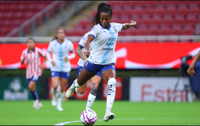 El Estadio AKRON activó el protocolo de cero tolerancia tras detectar insultos dirigidos a la futbolista Jermaine Seoposenwe. IMAGO7.