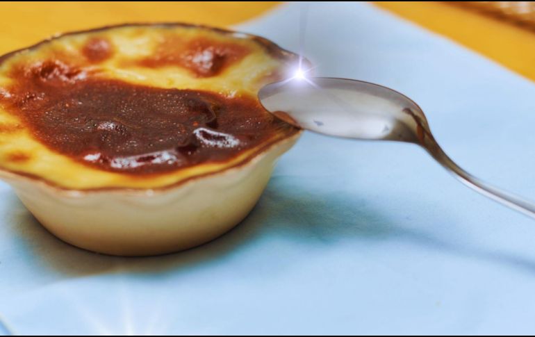 La próxima vez que rompas esa costra tostada con la cuchara, recordarás que estás saboreando un pedazo invaluable de la historia de México. ESPECIAL / CANVA