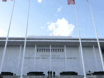 La insistencia de Trump en un reconocimiento físico de su trabajo en el edificio ha sido un punto de fricción persistente, alejando a muchos de los partidarios de la institución y enfrentando repetidos obstáculos legales. EFE/ARCHIVO