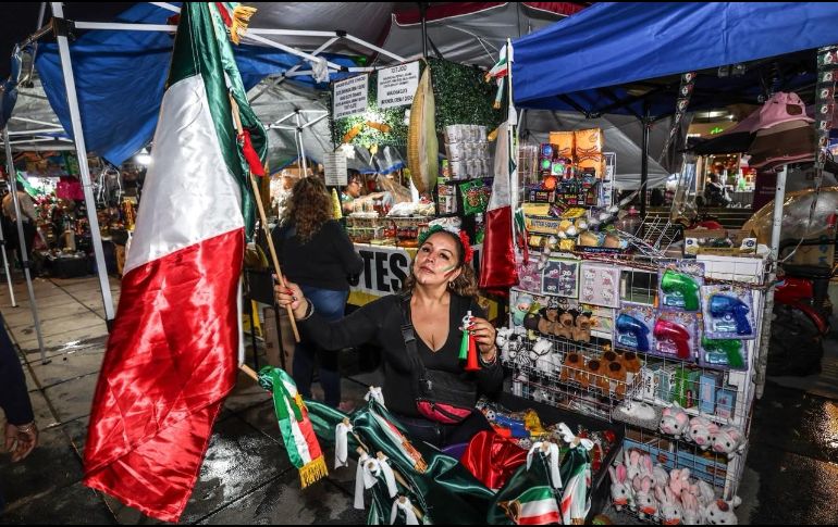 Cientos de familias y ciudadanos se congregaron en el Centro Histórico de Guadalajara para conmemorar el aniversario de la Independencia de México entre música, gastronomía y algarabía tricolor. EL INFORMADOR/A. NAVARRO.
