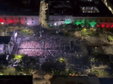Las imágenes del Escuadrón Aerotáctico Zeus muestran desde el aire cómo miles de personas se dieron cita en este punto del Centro Histórico para vivir la celebración. POLICÍA DE GUADALAJARA