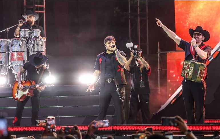 Grupo Frontera logró conquistar el corazón del público tapatío en su presentación en el Centro Histórico. EL INFORMADOR/ A. Navarro