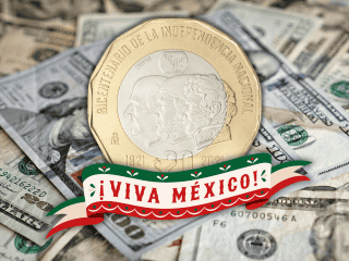 Conoce el tipo de cambio del dólar frente al peso mexicano este 16 de septiembre de 2026. La divisa nacional avanza marginalmente en el mercado internacional durante el Día de la Independencia. ESPECIAL/Canva