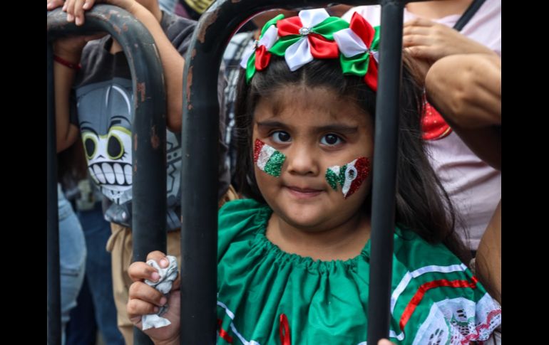 Ante miles de ciudadanos, se llevó a cabo el tradicional Desfile Cívico-Militar en Guadalajara por el 216 aniversario del inicio de la Independencia de México. EL INFORMADOR / A. Navarro