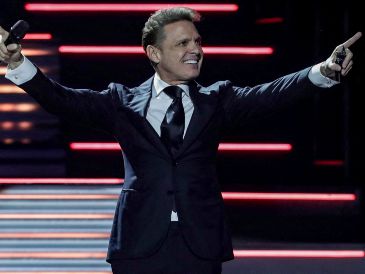 Luis Miguel anuncia una lata de Coca-Cola edición especial con su nombre para celebrar los 100 años de la marca en México. AFP/ARCHIVO