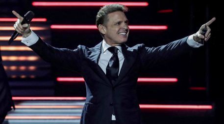 Luis Miguel anuncia una lata de Coca-Cola edición especial con su nombre para celebrar los 100 años de la marca en México. AFP/ARCHIVO