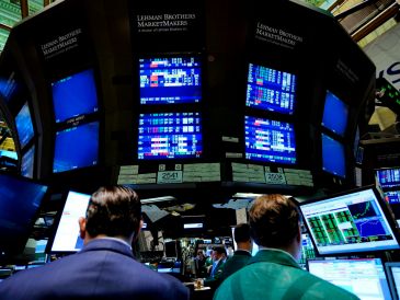 El sector de la energía y el financiero tuvieron las mayores pérdidas de la jornada, mientras que el tecnológico tuvo las mayores ganancias. EFE/ARCHIVO