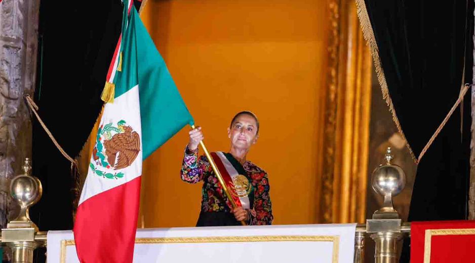 Desde Palacio Nacional, Sheinbaum salió la noche del 15 de septiembre para emitir las clásicas arengas en reconocimiento a los héroes y heroínas de la Independencia. SUN/D. Sánchez