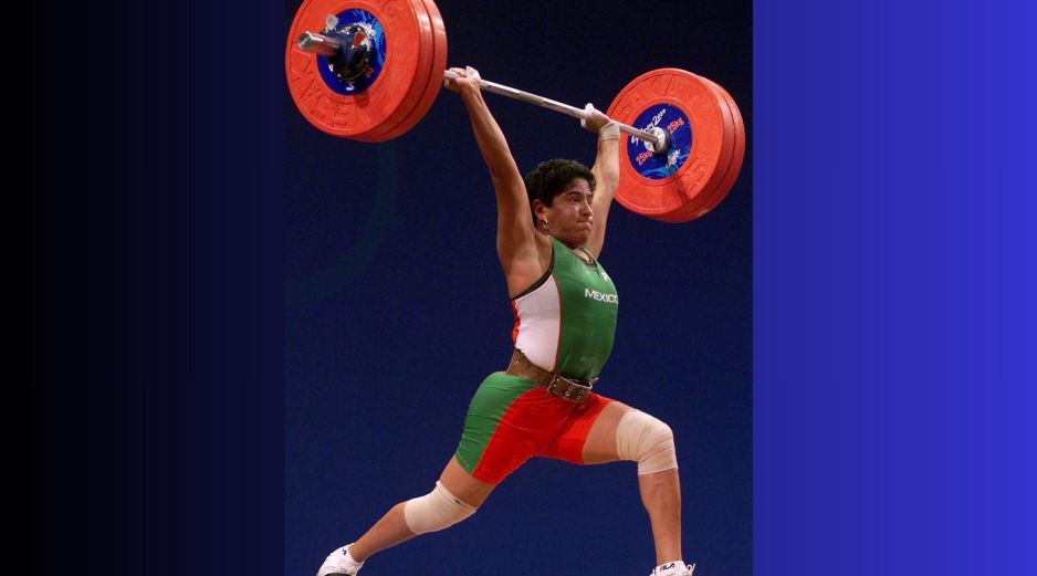 A 26 años de su hazaña en Sídney 2000, el triunfo de Soraya Jiménez en levantamiento de pesas sigue inspirando a las nuevas generaciones de deportistas en todo el país. AP / ARCHIVO