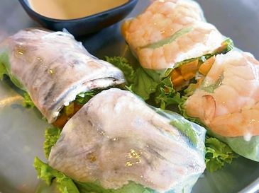 Disfruta de un menú conciso pero delicioso en Phonk Viet Food. ESPECIAL