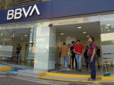 BBVA prepara modificaciones en la atención que brinda a sus clientes en sus sucursales del país. EL INFORMADOR/ARCHIVO.