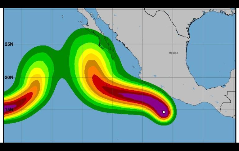 Imagen difundida por el Centro Nacional de Huracanes  (NOAA) del huracán “Polo”, que alcanzó este martes la categoría 5 y que se desplaza lentamente frente a las costas del Pacífico mexicano. EFE/NOAA
