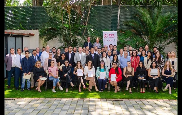 Para elevar la calidad del servicio, el IDEFT evaluó y certificó a su personal en el estándar EC0105. CORTESÍA