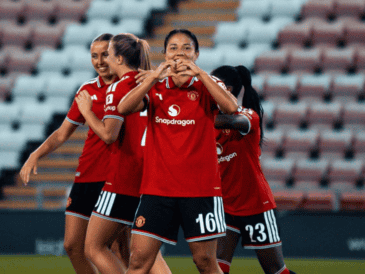 Rebeca Bernal tuvo su primer titularidad en Inglaterra y ya se estrenó como goleadora. INSTAGRAM / @manutdwomen