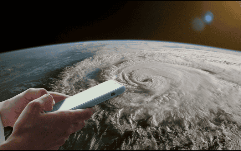 Aunque ninguna aplicación sustituye los avisos emitidos por organismos oficiales como la NOAA o los servicios meteorológicos nacionales, sí pueden funcionar como un complemento útil para mantenerse informado y reaccionar con mayor rapidez ante cambios en las condiciones del tiempo. CANVA