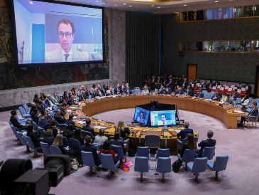 Dario Amodei se conectó por videoconferencia a una reunión de alto nivel sobre la IA y la seguridad internacional. EFE/S. Yenesel