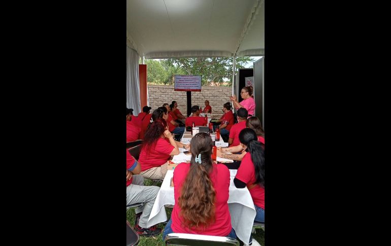 Como parte de esta colaboración, el IDEFT impartió el Curso de Desarrollo de Habilidades Sindicales 2, programa diseñado para fortalecer capacidades relacionadas con la toma de decisiones. CORTESÍA