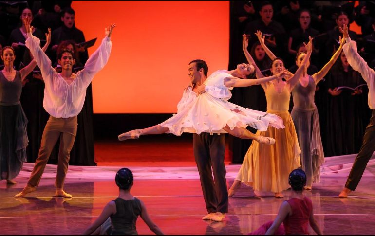 Bajo la dirección musical del español Vicente Pelechano, el montaje permitió escuchar en vivo una partitura que anteriormente había acompañado al ballet mediante una grabación. EL INFORMADOR / A. NAVARRO