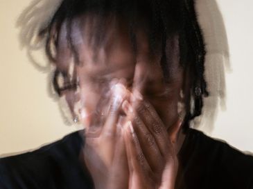 Lejos de ser casos aislados, las afecciones de salud mental constituyen una de las principales causas de sufrimiento y discapacidad a escala global. ESPECIAL / CANVA