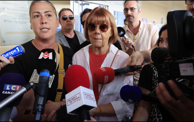 Fotografía de archivo de Gisèle Pelicot, icono internacional de la lucha contra la violencia sexual, y su hija Caroline Darian. EFE/ Guillaume Horcajuelo