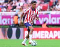 Luis Romo ha jugado cada minuto disponible para Chivas en el torneo, una muestra de la confianza que Milito ha depositado en él. IMAGO7