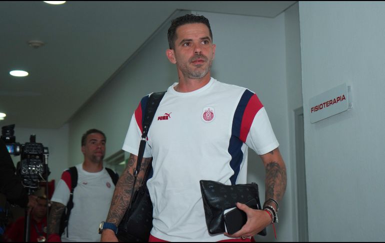 Fernando Gago tenía el mejor porcentaje de efectividad entre los entrenadores de esta etapa en Chivas, antes de la llegada de Gabriel Milito. imago7