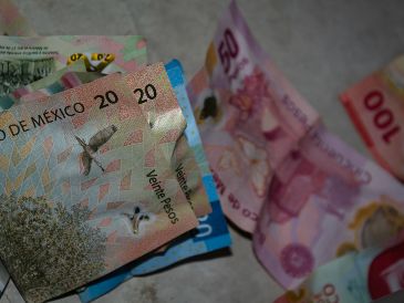La ley establece que el aguinaldo en 2026 corresponde a 15 días de salario del pago de salario base. UNSPLASH