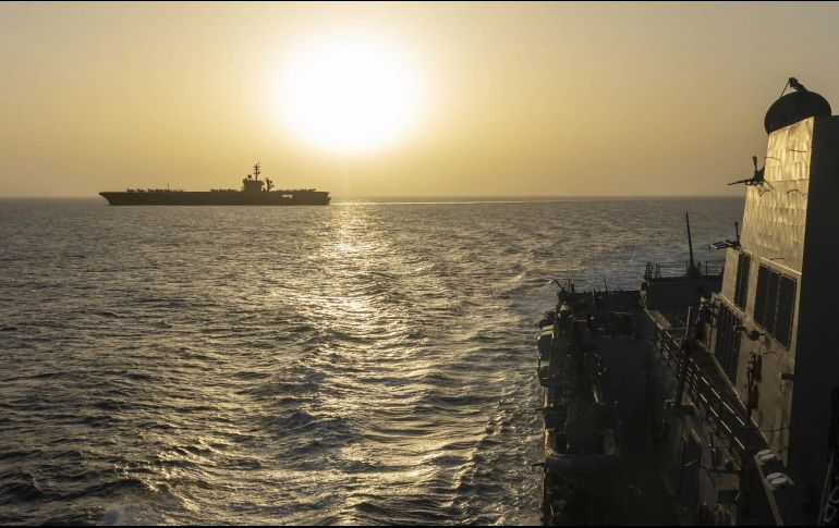 El buque USS Abraham Lincoln transitando por el mar Arábigo. La guerra entre Estados Unidos e Irán se ha extendido por siete meses. EFE/Archivo