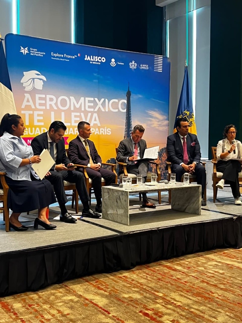 La presentación del nuevo vuelo Guadalajara-Paris fue encabezada por el Gobernador de Jalisco, Pablo Lemus Navarro. EL INFORMADOR/ J. Velazco.&nbsp;
