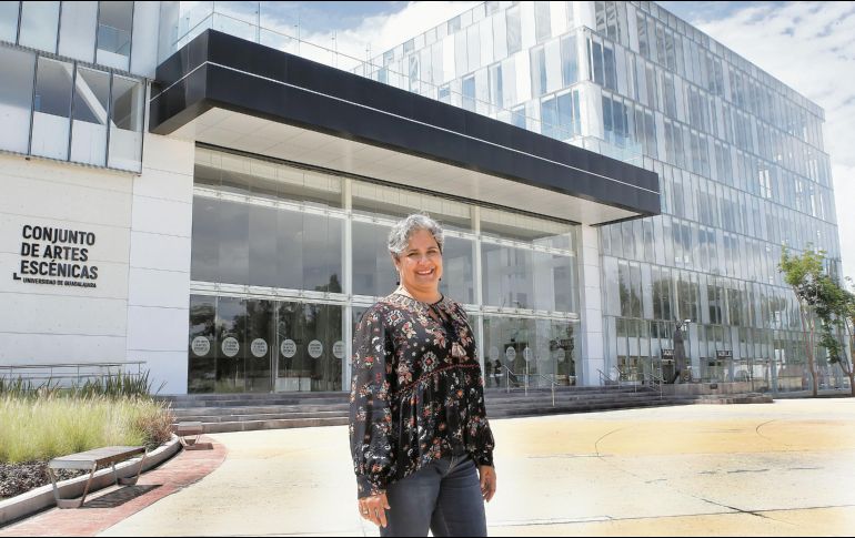María Luisa Meléndrez, directora del Conjunto de Artes Escénicas de la Universidad de Guadalajara, durante una entrevista con motivo del primer aniversario del recinto. EL INFORMADOR/ Archivo