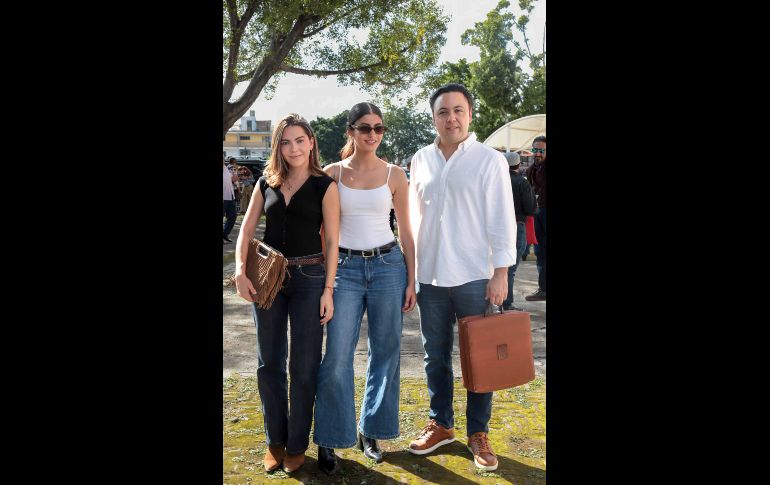 Ana Paz Martínez, Leyani Chávez y Christian Frey Casillas. GENTE BIEN JALISCO / C. Jimeno