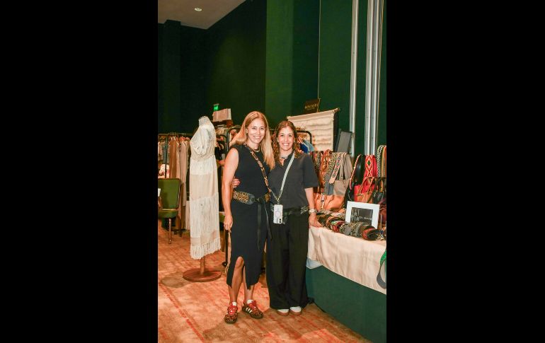 Cristina Tostado y Roxanna Aceves. GENTE BIEN JALISCO / Inauguración Bazar a beneficio de Nosotros por los Niños con Cáncer