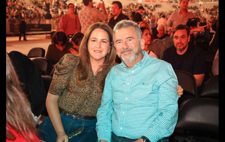 Maricarmen González y Álvaro Leaño. GENTE BIEN JALISCO / Revista del 2 de octubre 2026