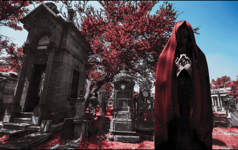 Este mes de octubre, las leyendas de terror invitan a mirar la ciudad con otros ojos, recordando que el pasado nunca muere por completo. ESPECIAL / CANVA
