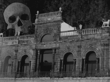 Tras quedar deshabitada, la mansión comenzó a ser el epicentro de extraños fenómenos paranormales que aterrorizaban a los vecinos de la zona. ESPECIAL / CANVA