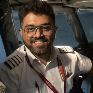 El capitán Smit Machchhar habla por primera vez desde el hospital tras evitar que su copiloto estrellara un avión de Flydubai con 174 pasajeros rumbo a Tel Aviv. AFP/ARCHIVO