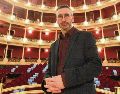 José Luis Castillo. El director artístico de la OFJ posa desde el interior del Teatro Degollado.  EL INFORMADOR