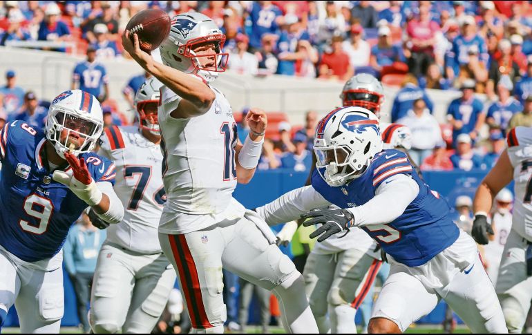 El quarterback Drake Maye encabezó la reacción de Nueva Inglaterra con tres pases de touchdown y terminó el partido con 22 pases completos en 37 intentos para 269 yardas. AP