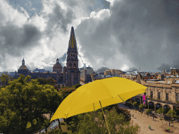 Se pronostica que las lluvias se intensifiquen entre las 14:00 y las 19:00 horas, transformándose en chubascos moderados a fuertes. ESPECIAL / CANVA