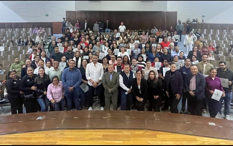 Mil 819 personas concluyeron procesos de capacitación en municipios, comunidades, empresas e instituciones de distintas regiones del estado. CORTESÍA.