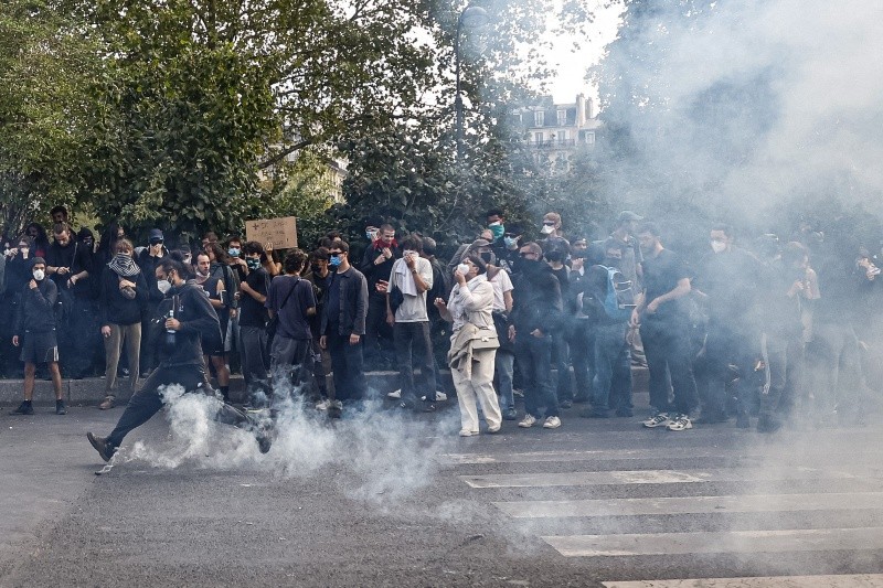 Las organizaciones estudiantiles llamaron esta noche a la continuación de los bloqueos y convocan a nuevas marchas. EFE / M. BADRA