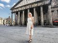 La soprano y directora de Ópera Jalisco posa para esta casa editorial, con el Teatro Degollado como fondo. EL INFORMADOR/ A. Navarro