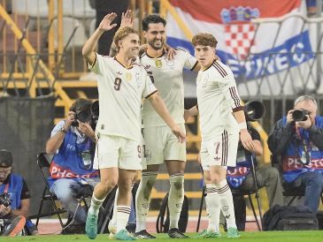 Mikel Merino. El centrocampista marcó un doblete y encabezó el triunfo de España ante Croacia. AP