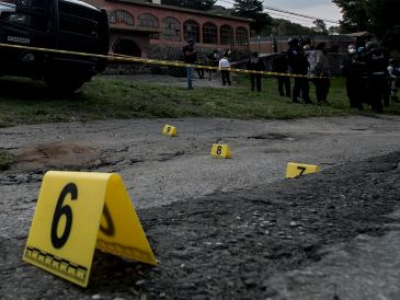 Los hechos ocurrieron durante la revisión de una camioneta abandonada junto a una escuela en la que se encontraron cartuchos. SUN/ARCHIVO